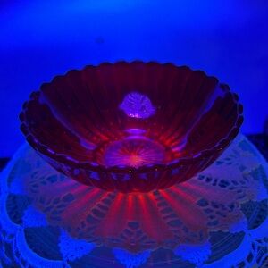 Vintage Red Glass Candy Dish – Glows Under UV (Cadmium Glass)